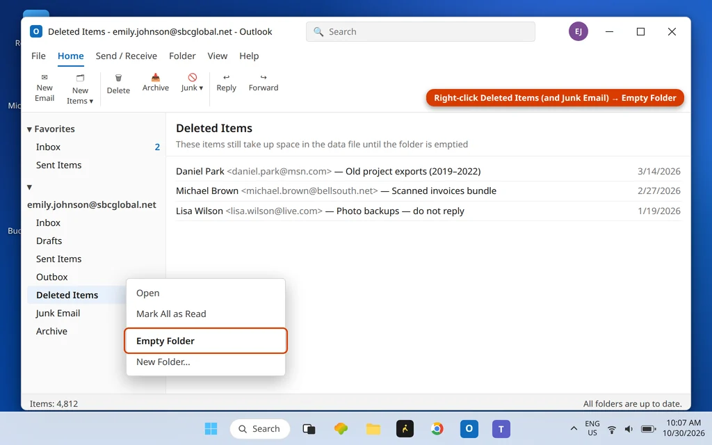 Right-click menu on Outlook Deleted Items folder with Empty Folder highlighted