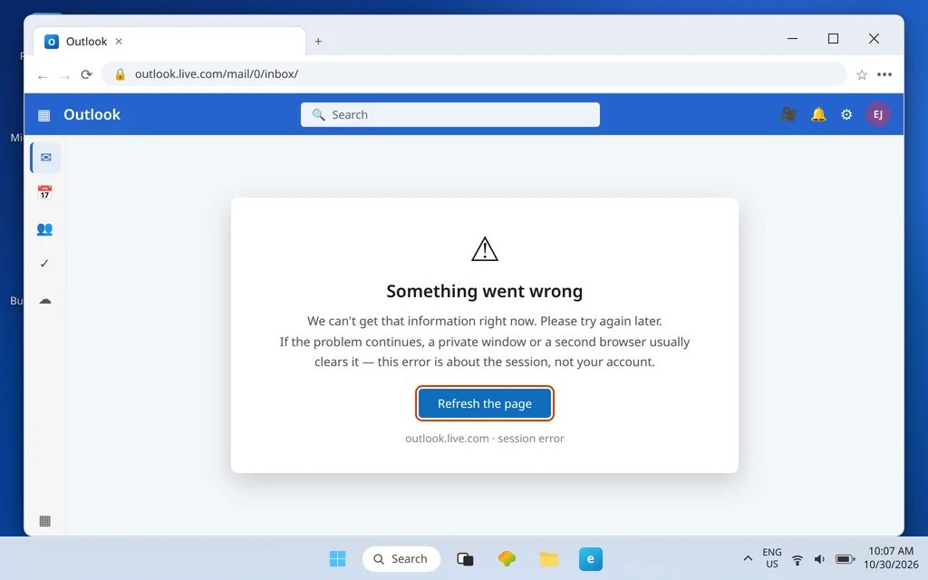Outlook.com page error — Something went wrong, we can't get that information right now, please try again later, with a Refresh the page button
